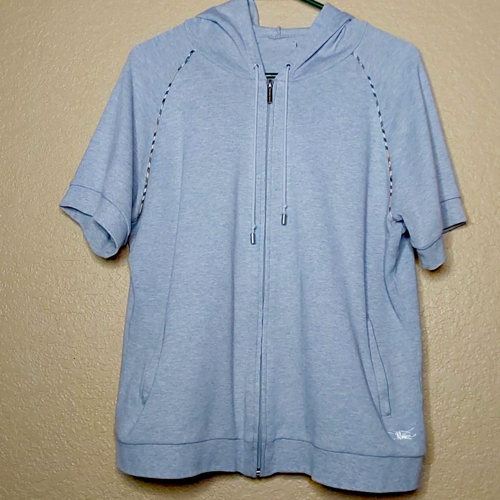 Burberry / authentic, barely worn - size M